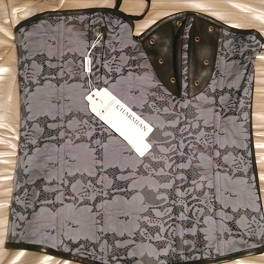 SO UNIQUE AND SPECIAL BNWT FIVE PIECE SET CORSET, Goth, Rock, Steampunk - Picture 8 of 11